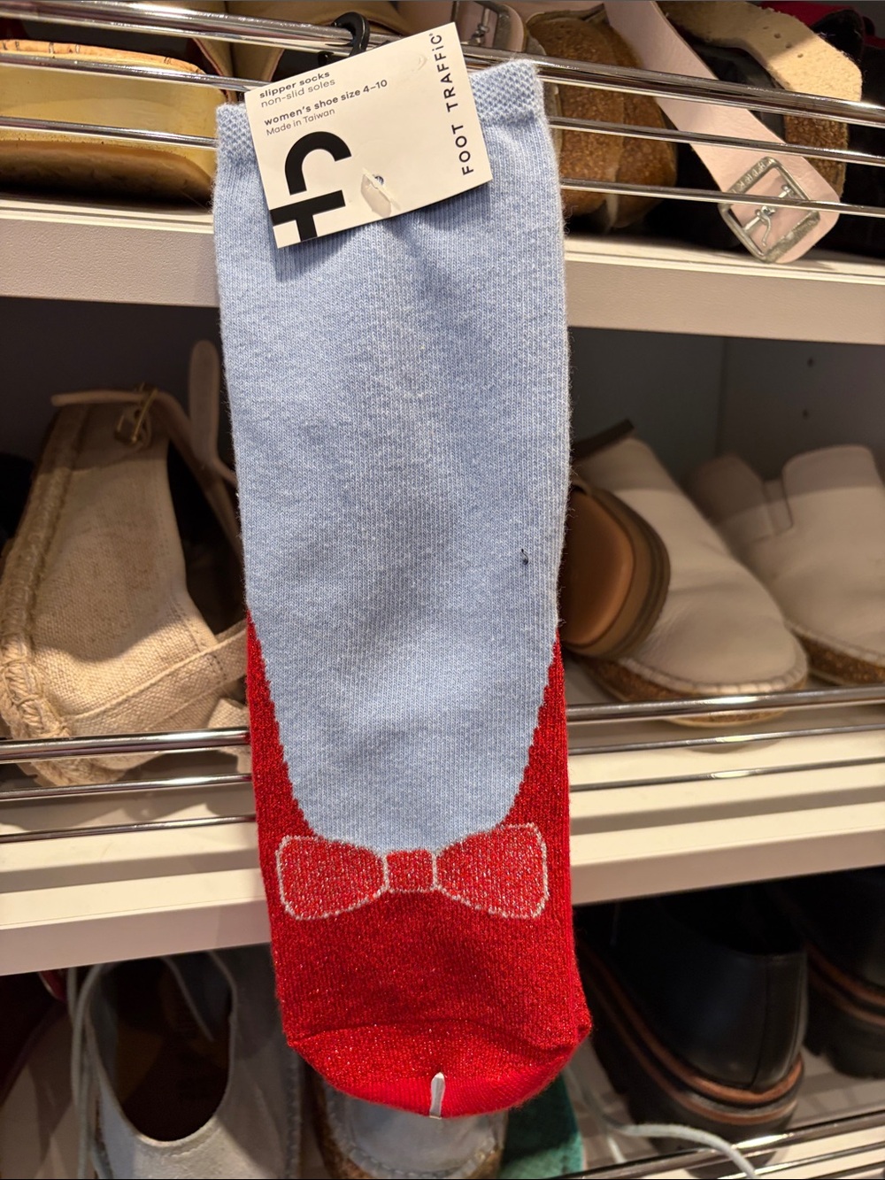 Foot Traffic Women's Light Blue and Red Bow Crew Socks
